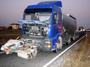 TIR, at arabasına çarptı 1 kişi öldü