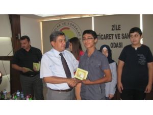 Zile'de Lys Ve Sbs'de Başarılı Öğrencilere Altın Verildi