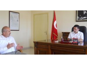 Akyazı’nın Yeni Kaymakamı Ballı Sagiad’ı Ağırladı