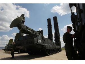 Rusya, İran’ın S-300’lerini İmha Etti