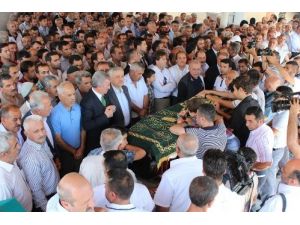 Bıçaklı Saldırıda Ölen Belediye Başkanı Ateş, Elazığ'da Defnedildi