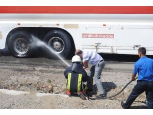 Lastikleri Alev Alan Dolu Tanker Faciaya Ramak Kala Söndürüldü