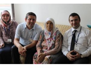 Taburcu Ettikleri Hastaları Evlerinde Ziyaret Ediyorlar