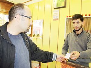 Üniversiteli sokak polisleri iş başında