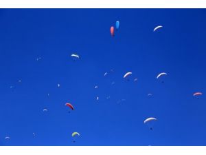 Yamaç Paraşütçüler 61 Kilometrelik Mesafeye Uçtu