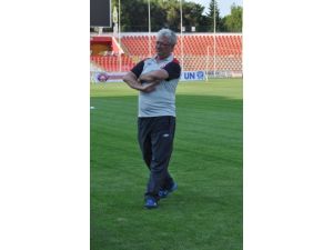 Balıkesirspor Teknik Direktörü Ertekin: Denizlispor Maçı Kolay Olmayacak