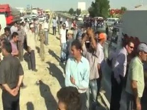 Çiftçiler, bu kezde Adana yolunu kapattı