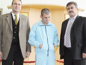 Zihinsel engelli Özgür nüfus cüzdanına kavuştu