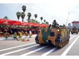 Adana'da Zafer Bayramı Coşkusu