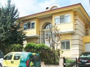 Can Dündar deşifre olan villasını satılığa çıkardı