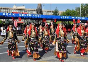 Uşak'ta Zafer Bayramı Coşkuyla Kutlandı