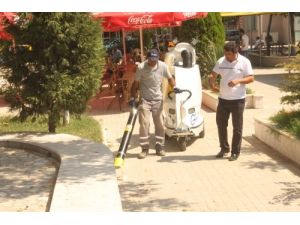 Keşan'da Sokak Ve Caddelerin Temizliği İçin Yeni Makine Alındı