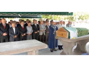 Bakan Taner Yıldız, Manevi Kızını Son Yolculuğuna Uğurladı