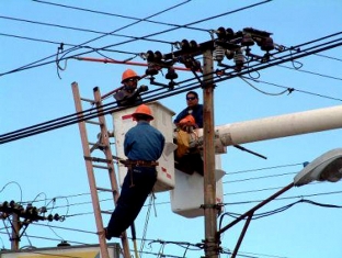 Elektrik kesintileri Selçuklu’yu bezdirdi!
