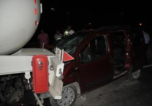 Kamyonet LPG yüklü tankere çarptı: 3 yaralı