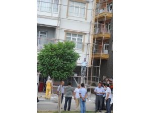 İskeleden Düşen İşçi Yaralandı