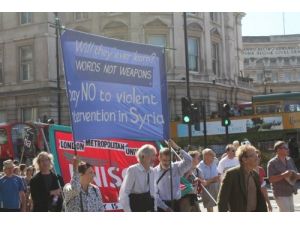 Suriye'ye Müdahale İhtimali Londra'da Protesto Edildi