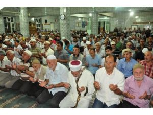 Suriye Ve Mısır’daki Ölenler İçin Hatim İndirildi