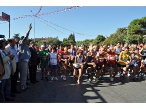 İsmail Akçay Yarı Maratonu'nda Kenyalı Atlet Birinci Oldu