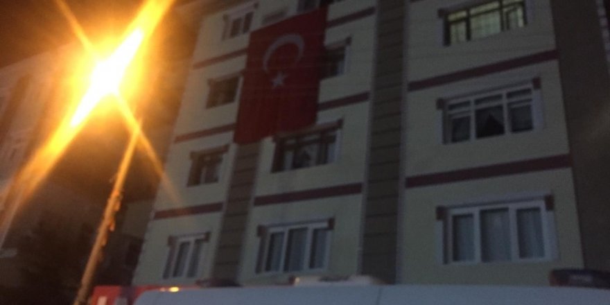 Hakkari şehidinin Başkent’te bulunan evine ateş düştü