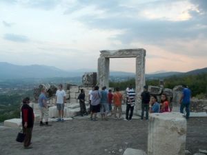 Avrupalı Öğrenciler Kibyra Antik Kentini Gezdi