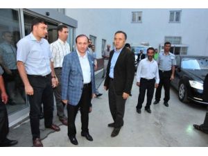 Vali Altıparmak, Küçükler’e Hastanede Taziye Ziyaretinde Bulundu