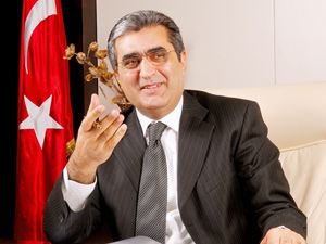 Recep Konuk’a fahri doktora kararı