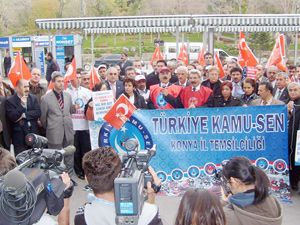 Kim daha vasıfsız tartışması