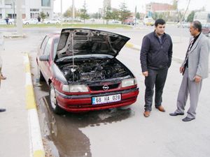 Seyir halindeki otomobilde yangın