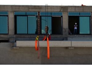 Timsah Arena’nın Çatısı Yükseliyor