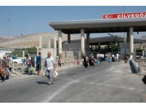 Bir Haftada Suriye'den 9 Bin 400 Kişi Türkiye'ye Geçti