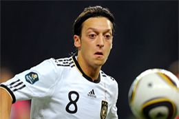 İngiltere'de gündem Mesut Özil