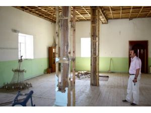 Doğanköy Camii Restore Ediliyor