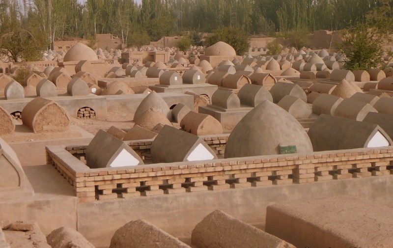 Uygur mezarlarına Çin zulmü
