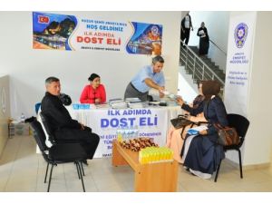 Polis, Üniversiteye Kayıt İçin Gelen Öğrencileri Uyarıyor