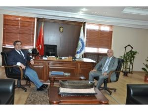 Vali Hasan İpek, İade-i Ziyaret Yapıyor