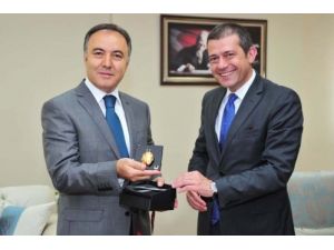 Akbank Genel Müdürü Binbaşıgil, Vali Altıparmak’ı Ziyaret Etti