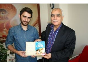 'Mutlu Aile Başarılı Çocuk' Kitabını Düğün Davetiyesi Yaptı