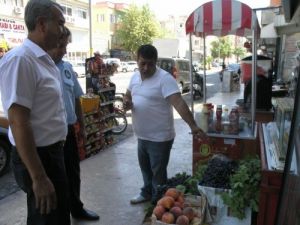 Zabıtadan Kaldırımları İşgal Eden Esnafa Uyarı