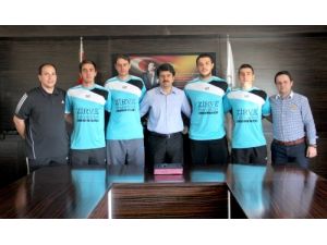 Zirve Üniversitesi 4 Profesyonel Basketbolcuyu Kadrosuna Kattı