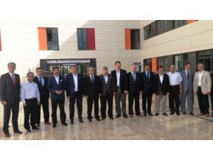 Sakarya Protokolü Yeni Fatih Koleji’ni Çok Beğendi