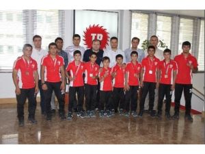 Batman Petrolsporlu Güreşçiler Başarıya Doymuyor