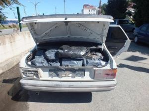 Hopa'da Bin 420 Paket Gümrük Kaçağı Sigara Ele Geçirildi