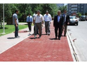 Melikgazi'de Parklara Yürüyüş İçin Tartan Pist