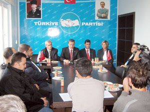 Türkiye Partisi’nden görme engellilere ziyaret