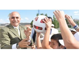 Yakutiye Belediyesi 200 Çocuğa Yaz Spor Eğitimi Verdi