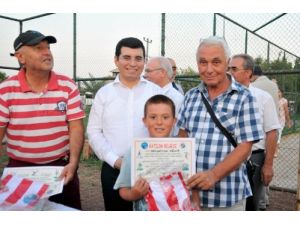 Futbol Kursunu Bitiren Çocuklara Medical Park Antalyaspor Forması Hediye Edildi