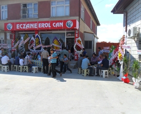 Erol Can Eczanesi hizmete girdi