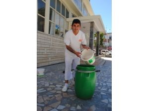 Cami Avlusuna Konan Bidonlarla Su Ve Çevre Kirlenmesinin Önüne Geçilecek