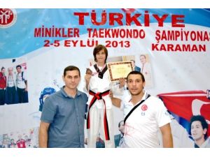 Sakarya Fatih Koleji Öğrencisi, Tekvandoda Türkiye Üçüncüsü Oldu